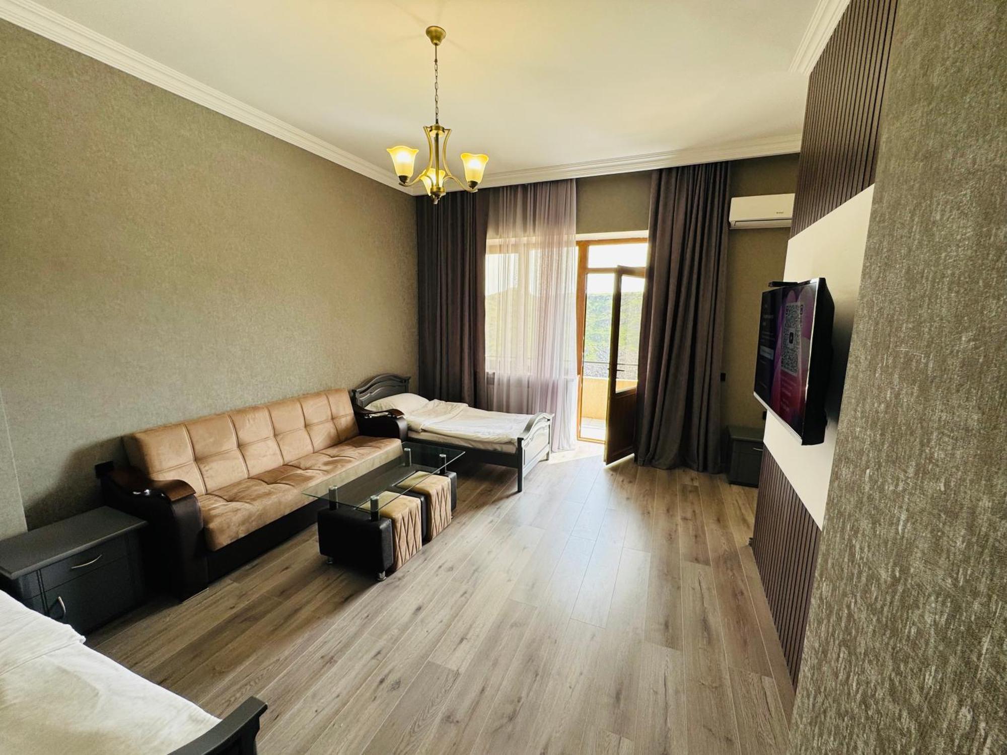 Capital Hotel 3*